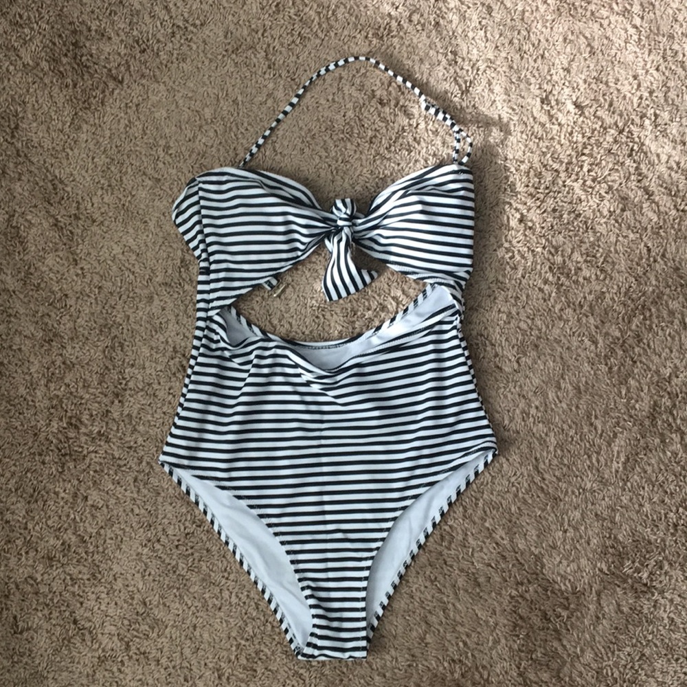 Cupshe one-piece swimsuit